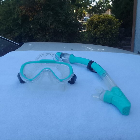Luxury professional anti-fog diving googles brand new w tag